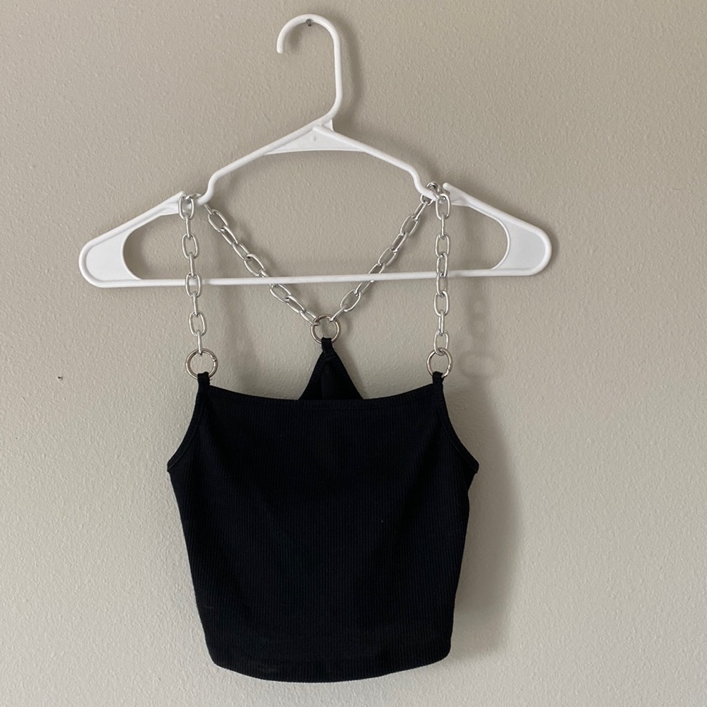 Chain cropped tank top